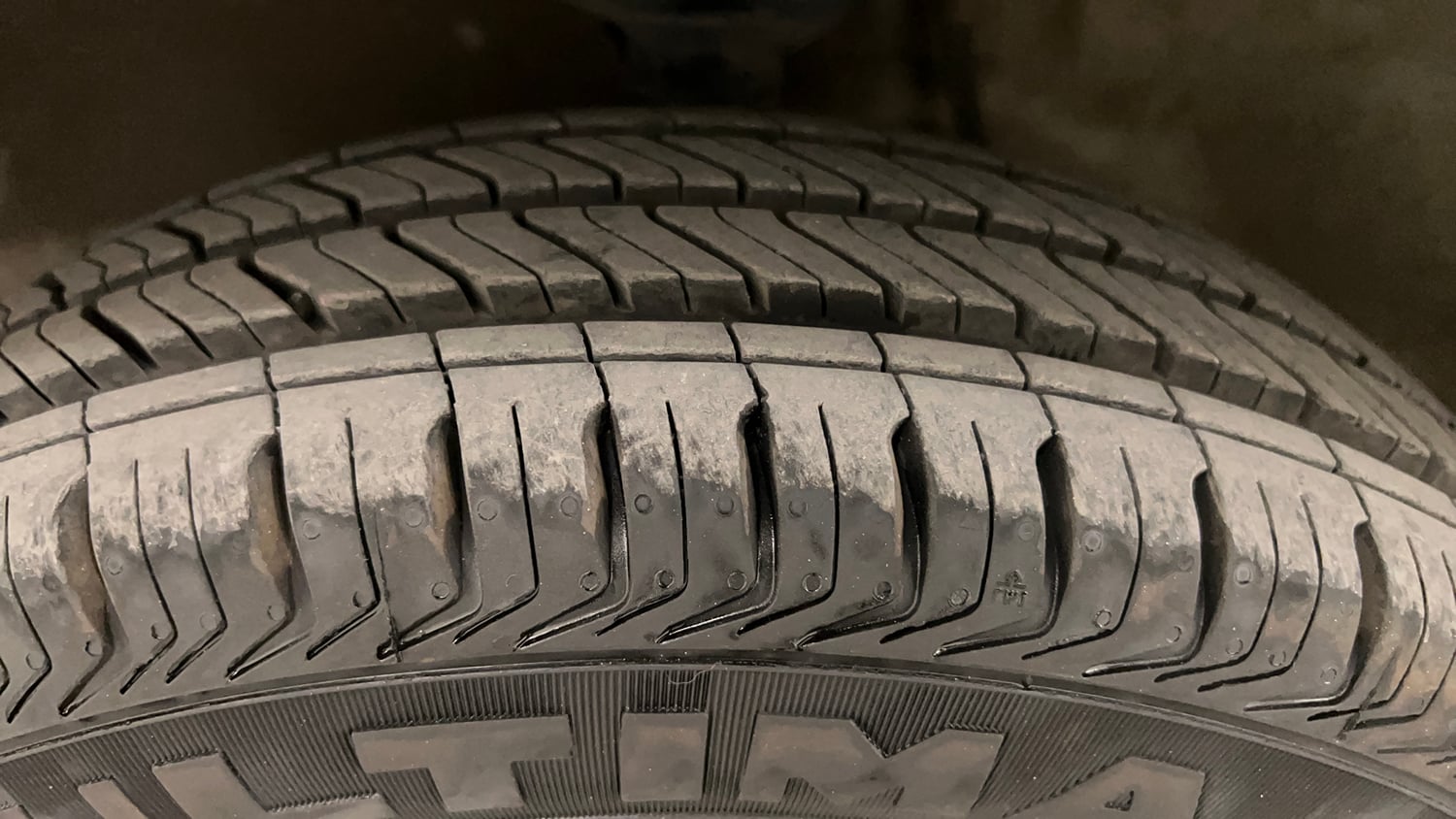Used 2018 Maruti Suzuki Alto 800 LXi (O) Petrol Manual tyres LEFT FRONT TYRE TREAD VIEW