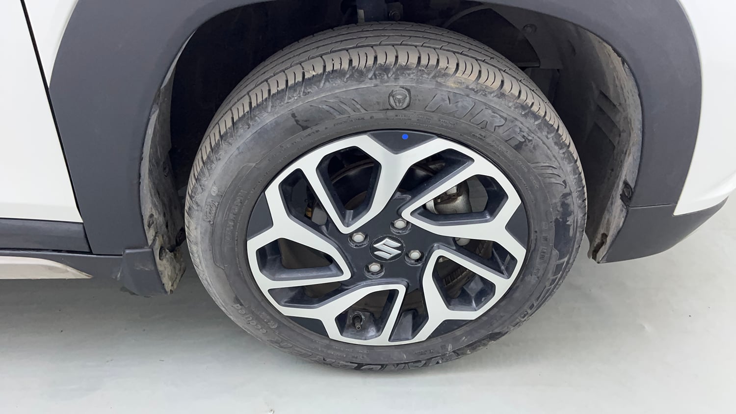 Used 2024 Maruti Suzuki Fronx Alpha 1.0L Turbo 6 AT Petrol Automatic tyres RIGHT FRONT TYRE RIM VIEW