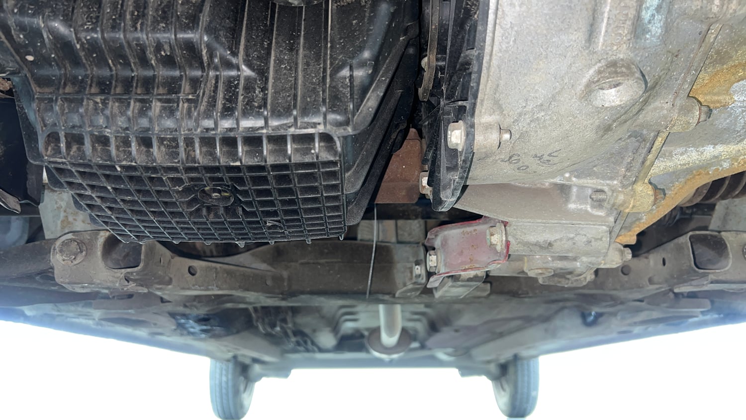 Used 2018 Datsun Redi-GO T(O) 1.0 AMT Petrol Automatic extra FRONT LEFT UNDERBODY VIEW