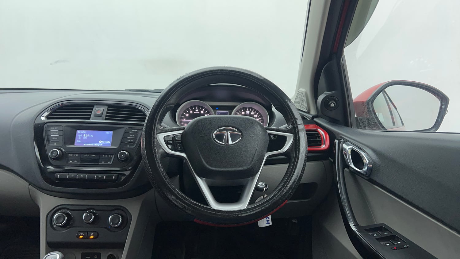 Used 2017 Tata Tiago Revotron XZ w/o Alloy Petrol Manual interior STEERING VIEW