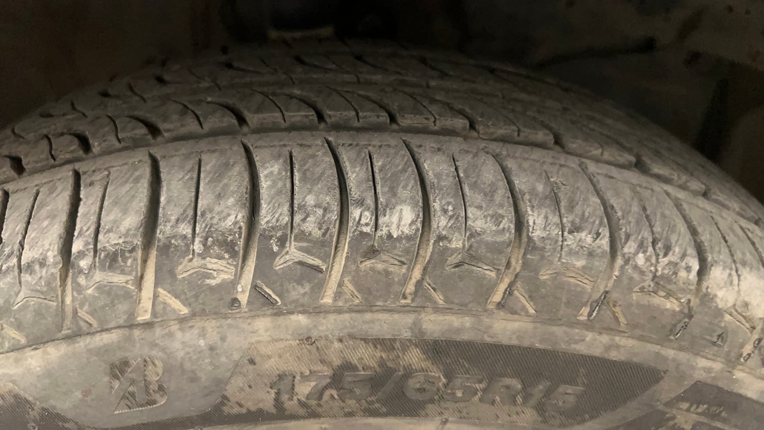 Used 2020 Honda Jazz VX CVT Petrol Automatic tyres RIGHT FRONT TYRE TREAD VIEW