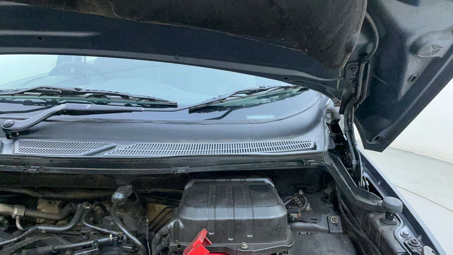 Used 2016 Ford EcoSport Trend 1.5L TDCi Diesel Manual engine ENGINE LEFT SIDE HINGE & APRON VIEW