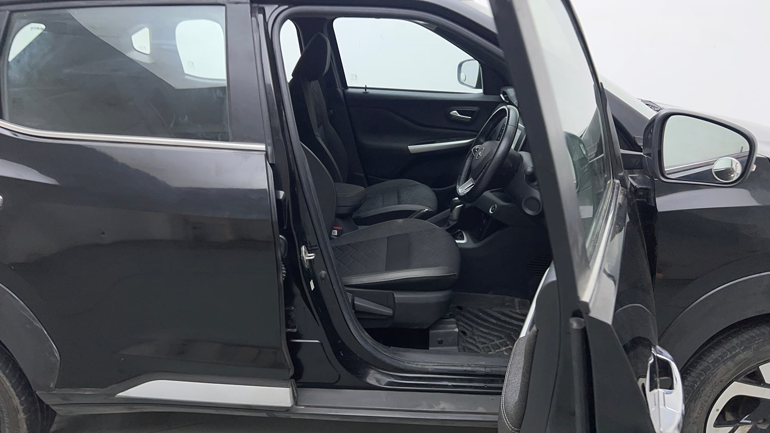 Used 2022 Nissan Magnite XV Premium Turbo CVT Petrol Automatic interior RIGHT SIDE FRONT DOOR CABIN VIEW
