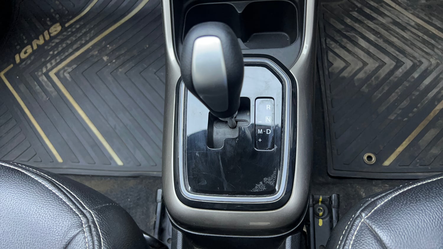 Used 2018 Maruti Suzuki Ignis Delta 1.2 AMT Petrol Automatic interior GEAR  KNOB VIEW