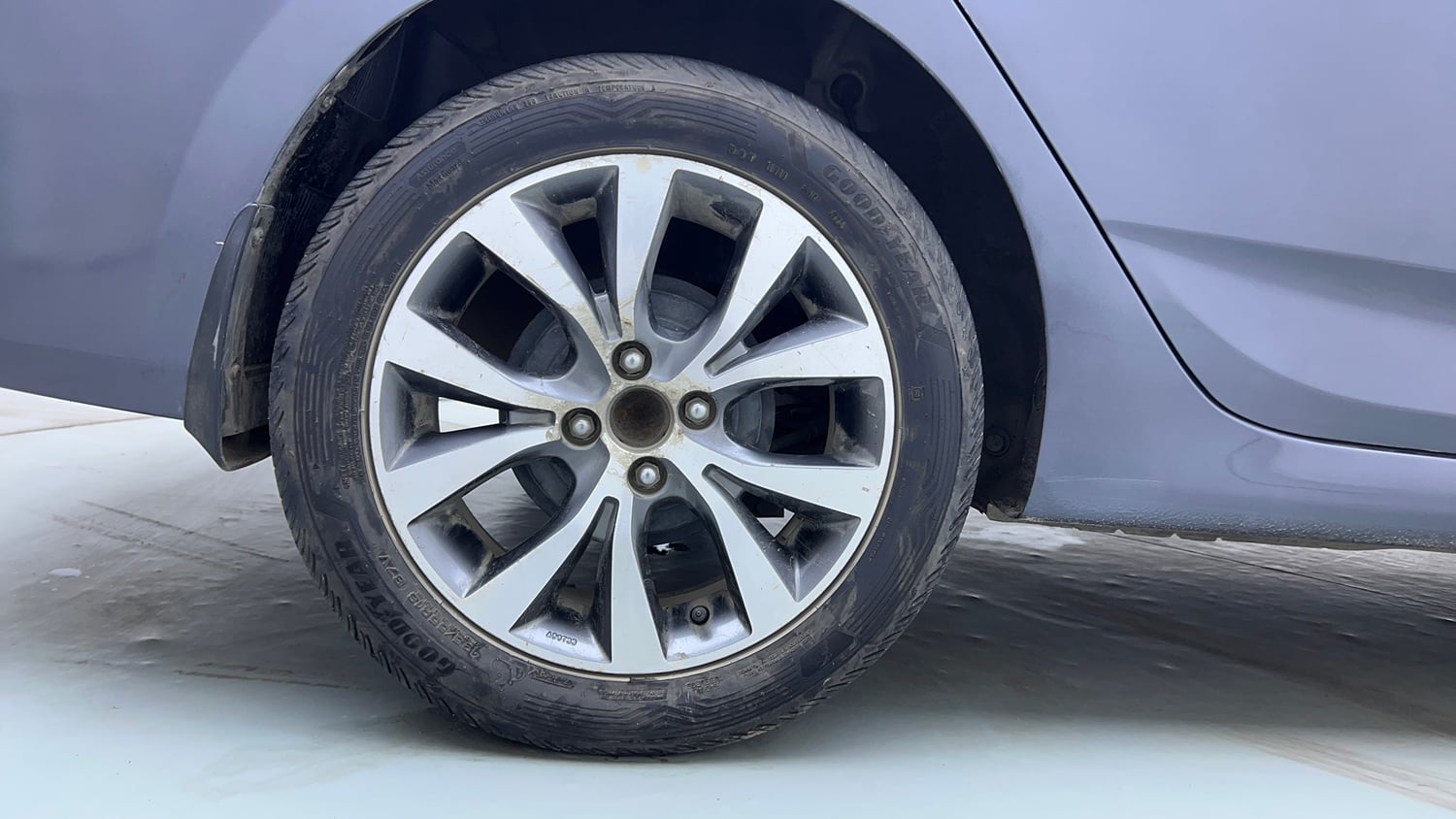 Used 2016 Hyundai Verna 1.6 VTVT SX AT Petrol Automatic tyres RIGHT REAR TYRE RIM VIEW