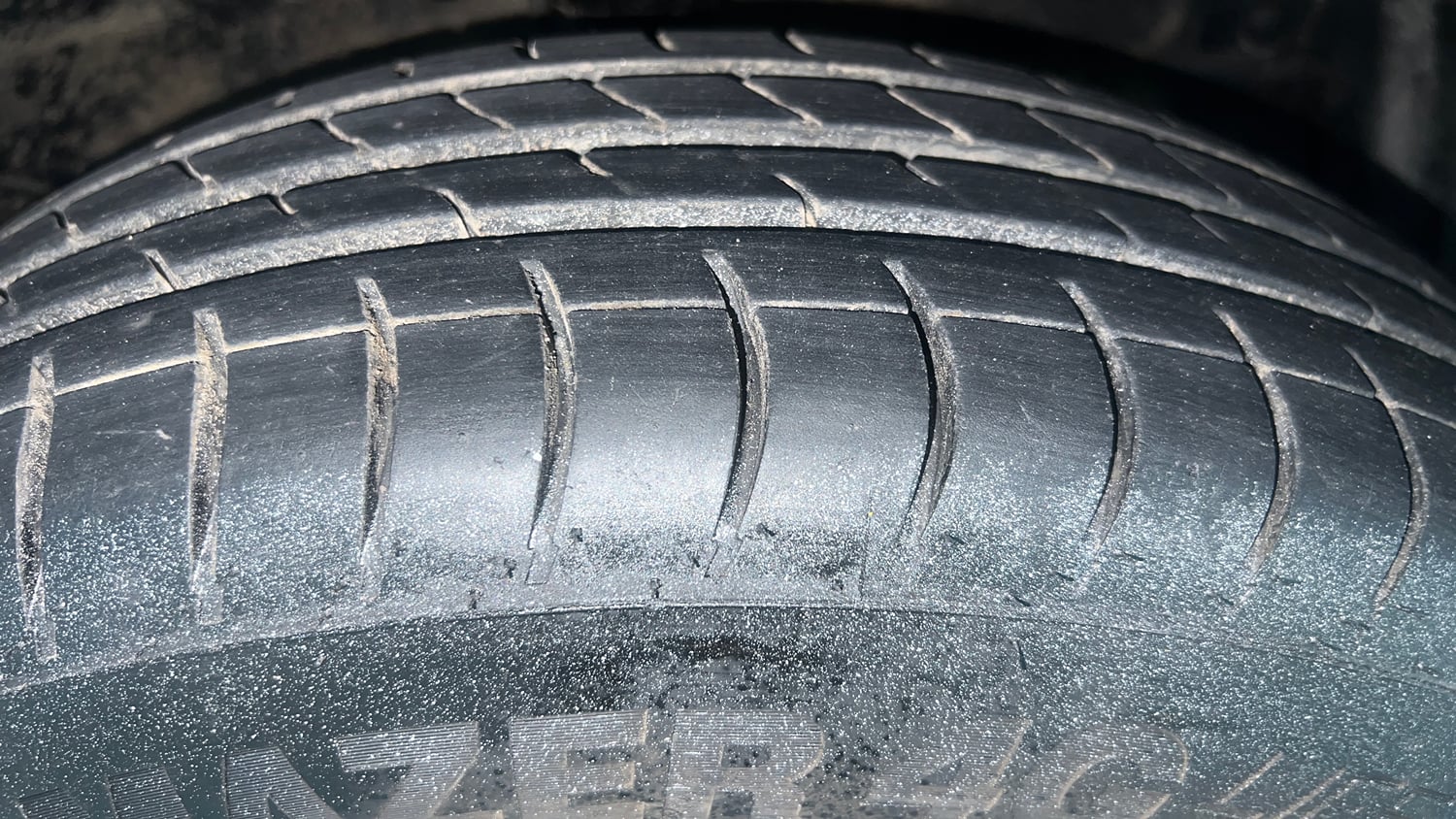 Used 2015 Maruti Suzuki Swift VXi Petrol Manual tyres RIGHT FRONT TYRE TREAD VIEW