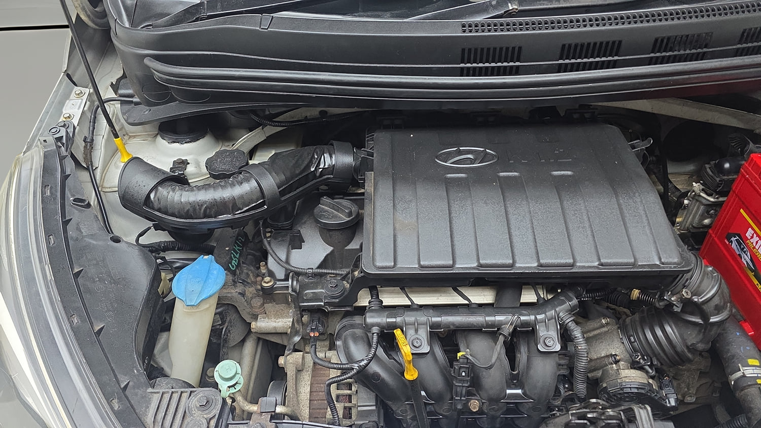 Used 2014 Hyundai Xcent S 1.2 (O) Petrol Manual engine ENGINE RIGHT SIDE VIEW