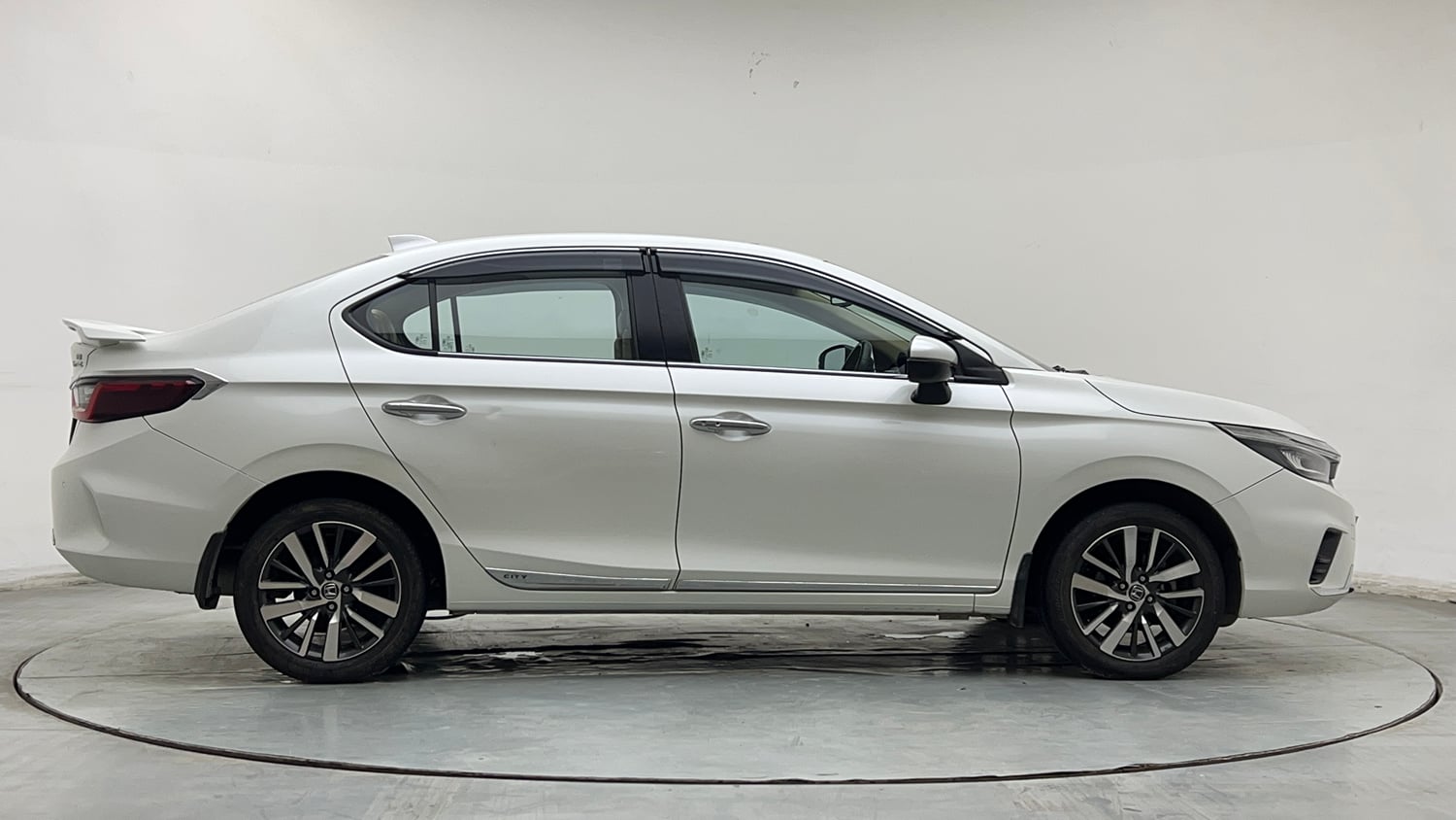 Used 2022 Honda City ZX CVT Petrol Petrol Automatic exterior RIGHT SIDE VIEW