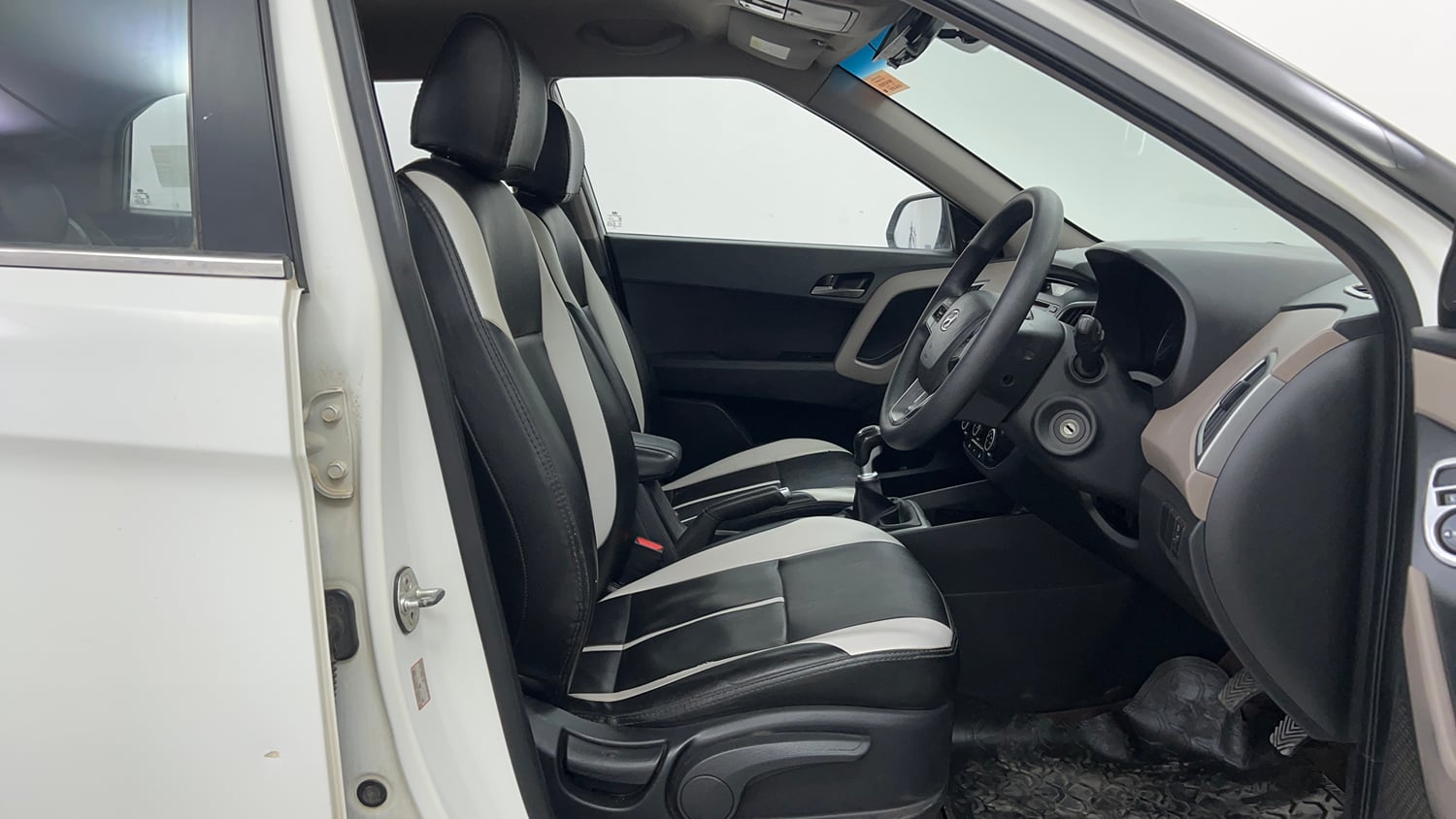 Used 2018 Hyundai Creta S 1.4 CRDi Diesel Manual interior RIGHT SIDE FRONT DOOR CABIN VIEW