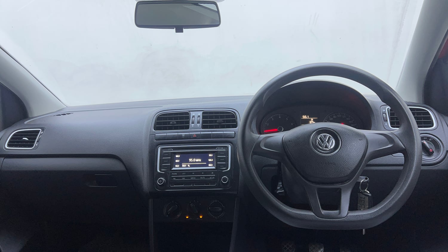 Used 2019 Volkswagen Polo Comfortline 1.0L (P) Petrol Manual interior DASHBOARD VIEW