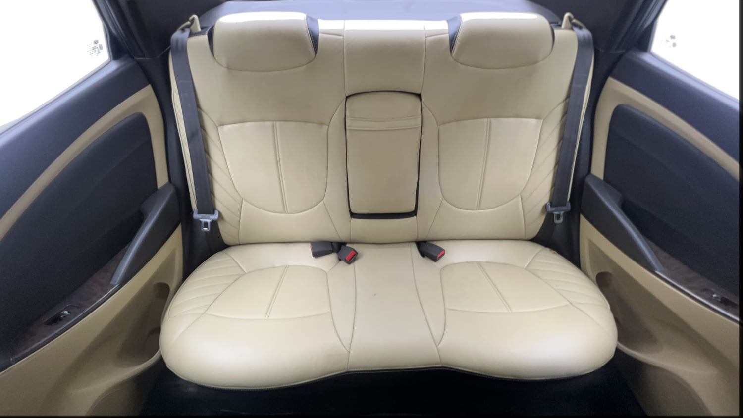 Used 2016 Hyundai Verna 1.6 VTVT SX AT Petrol Automatic interior REAR SEAT CONDITION VIEW