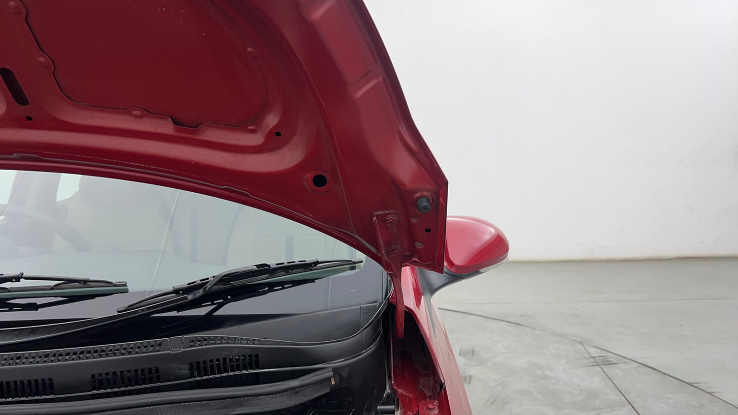 Used 2014 Hyundai Xcent SX 1.2 (O) Petrol Manual engine ENGINE LEFT SIDE HINGE & APRON VIEW