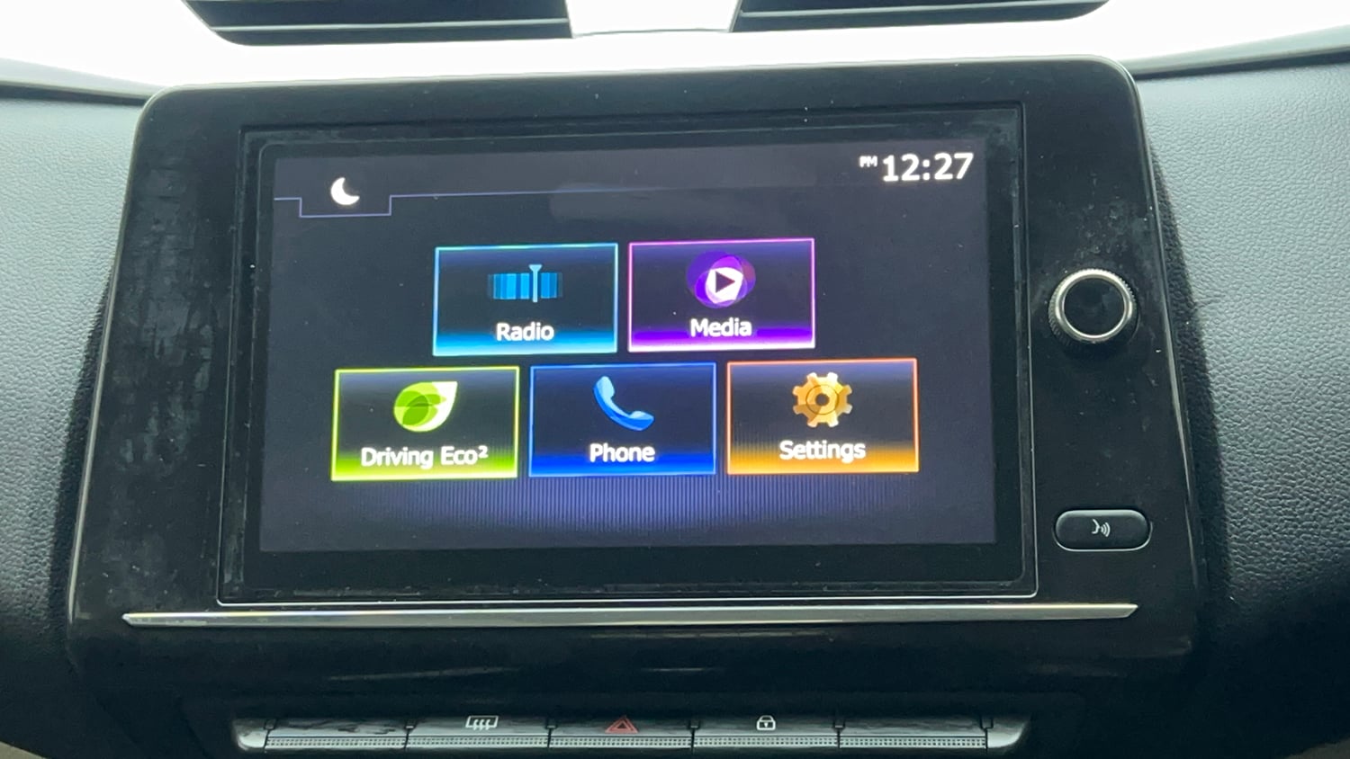 Used 2020 Renault Triber RXZ Petrol Manual top_features Touch screen infotainment system
