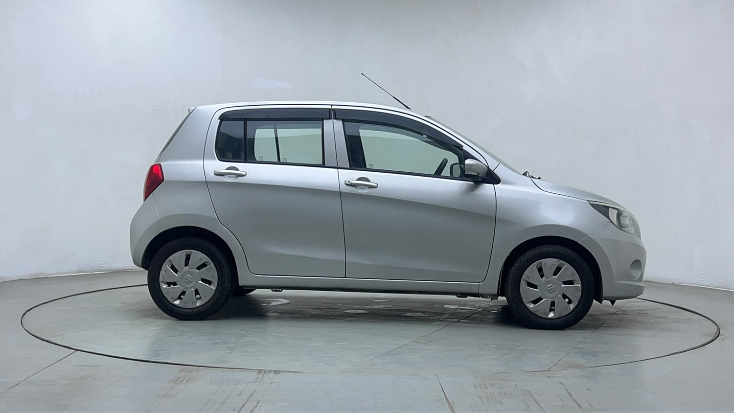 Used 2016 Maruti Suzuki Celerio ZXi AMT Petrol Automatic exterior RIGHT SIDE VIEW