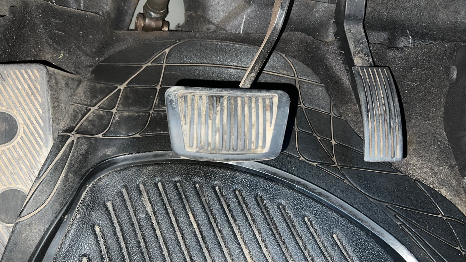 Used 2016 Hyundai Verna 1.6 VTVT SX AT Petrol Automatic interior PEDALS VIEW