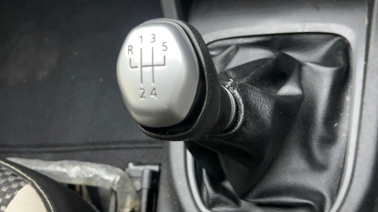 Used 2020 Renault Triber RXZ Petrol Manual interior GEAR  KNOB VIEW