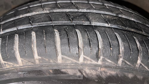 Used 2024 Renault Kwid RXT 1.0L AMT Petrol Automatic tyres LEFT FRONT TYRE TREAD VIEW