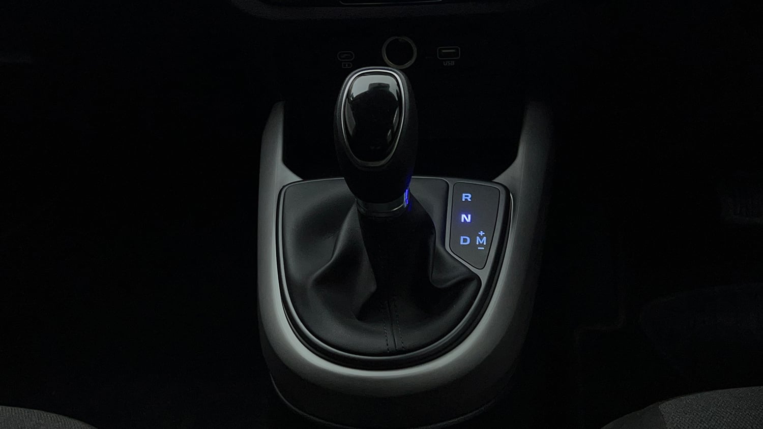 Used 2025 Hyundai Exter S Plus 1.2 AMT Petrol Automatic interior GEAR  KNOB VIEW