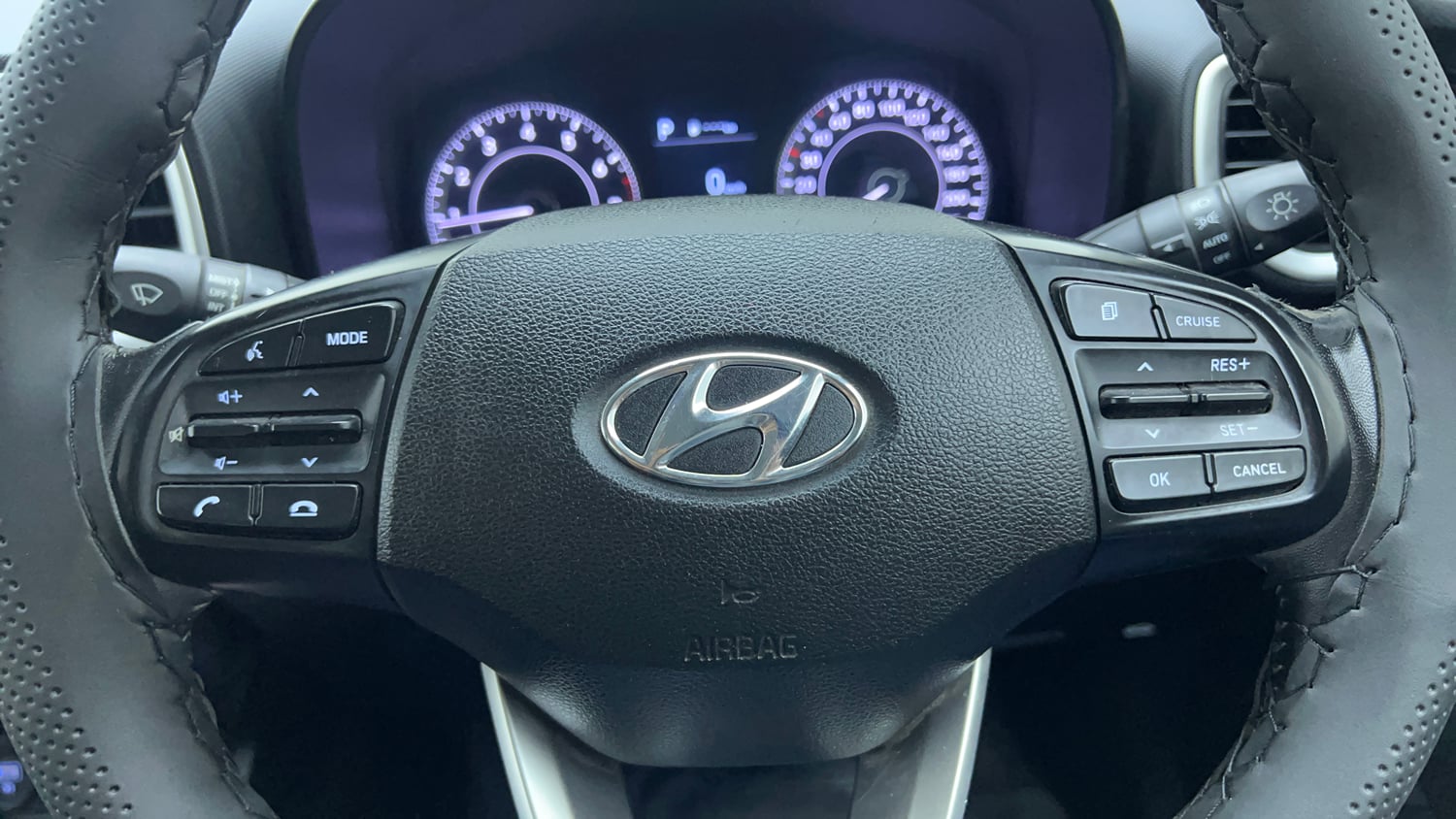 Used 2019 Hyundai Venue SX Plus 1.0 Turbo DCT Petrol Automatic top_features Airbags