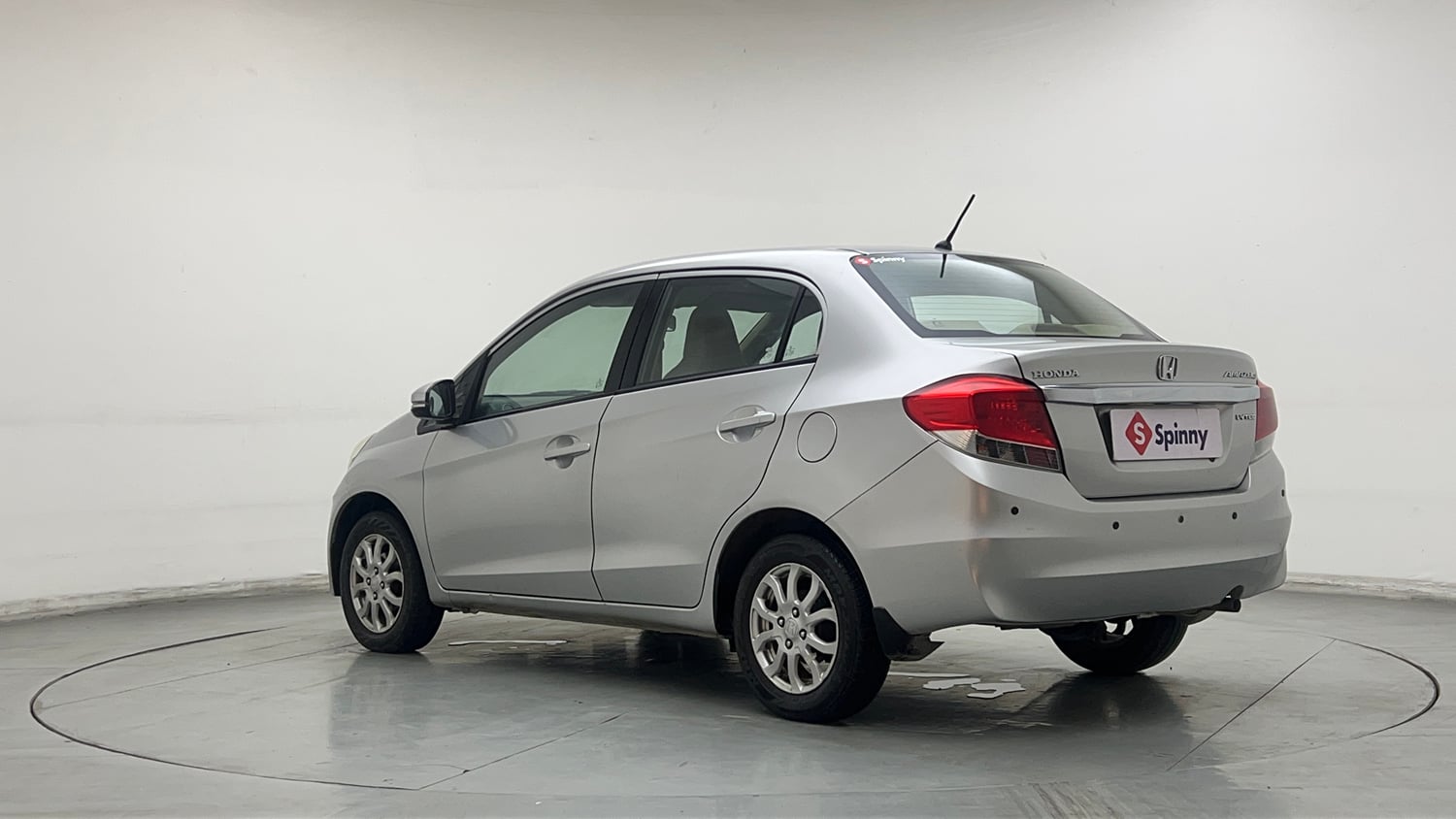 Used 2015 Honda Amaze 1.2 VX AT i-VTEC Petrol Automatic exterior LEFT REAR CORNER VIEW