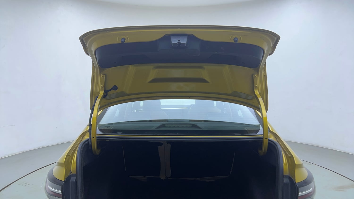 Used 2023 Volkswagen Virtus Highline 1.0 TSI AT Petrol Automatic interior DICKY DOOR OPEN VIEW