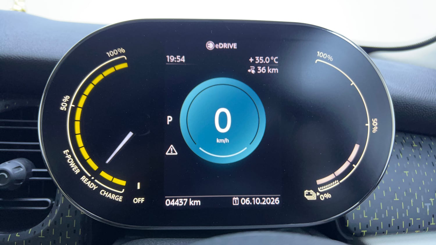 Used 2023 Mini Cooper SE 3-Door Electric Automatic interior CLUSTERMETER VIEW