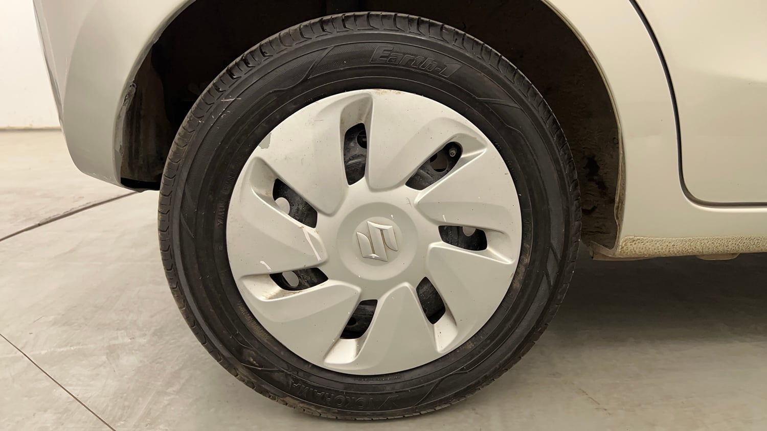 Used 2017 Maruti Suzuki Celerio ZXi AMT Petrol Automatic tyres RIGHT REAR TYRE RIM VIEW