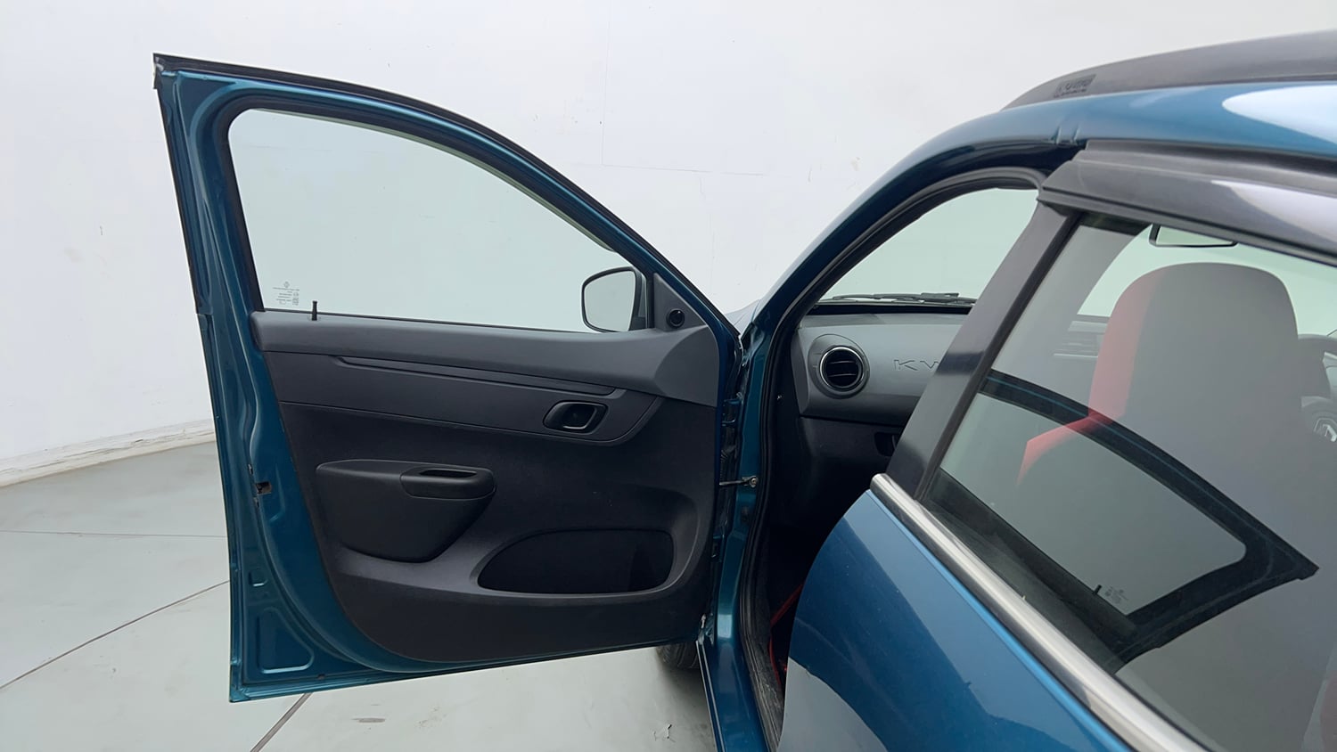 Used 2021 Renault Kwid RXT 1.0 AMT Opt Petrol Automatic interior LEFT FRONT DOOR OPEN VIEW