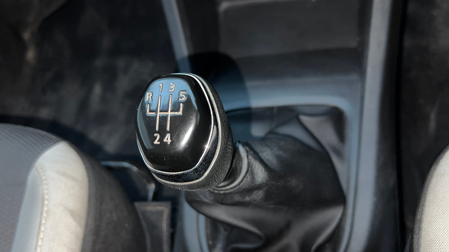 Used 2022 Renault Triber RXT Petrol Manual interior GEAR  KNOB VIEW
