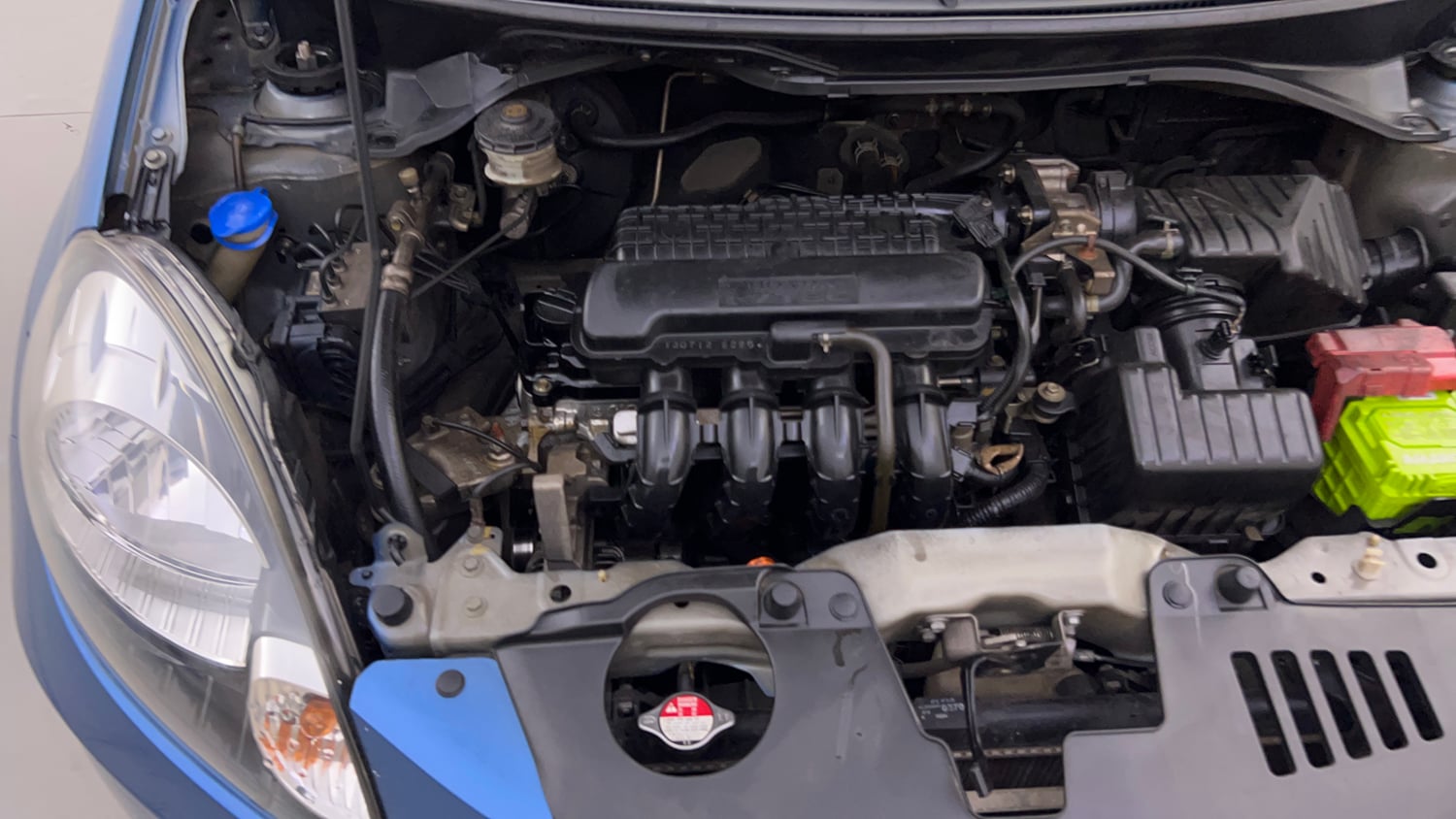 Used 2013 Honda Amaze 1.2 VX AT i-VTEC Petrol Automatic engine ENGINE RIGHT SIDE VIEW