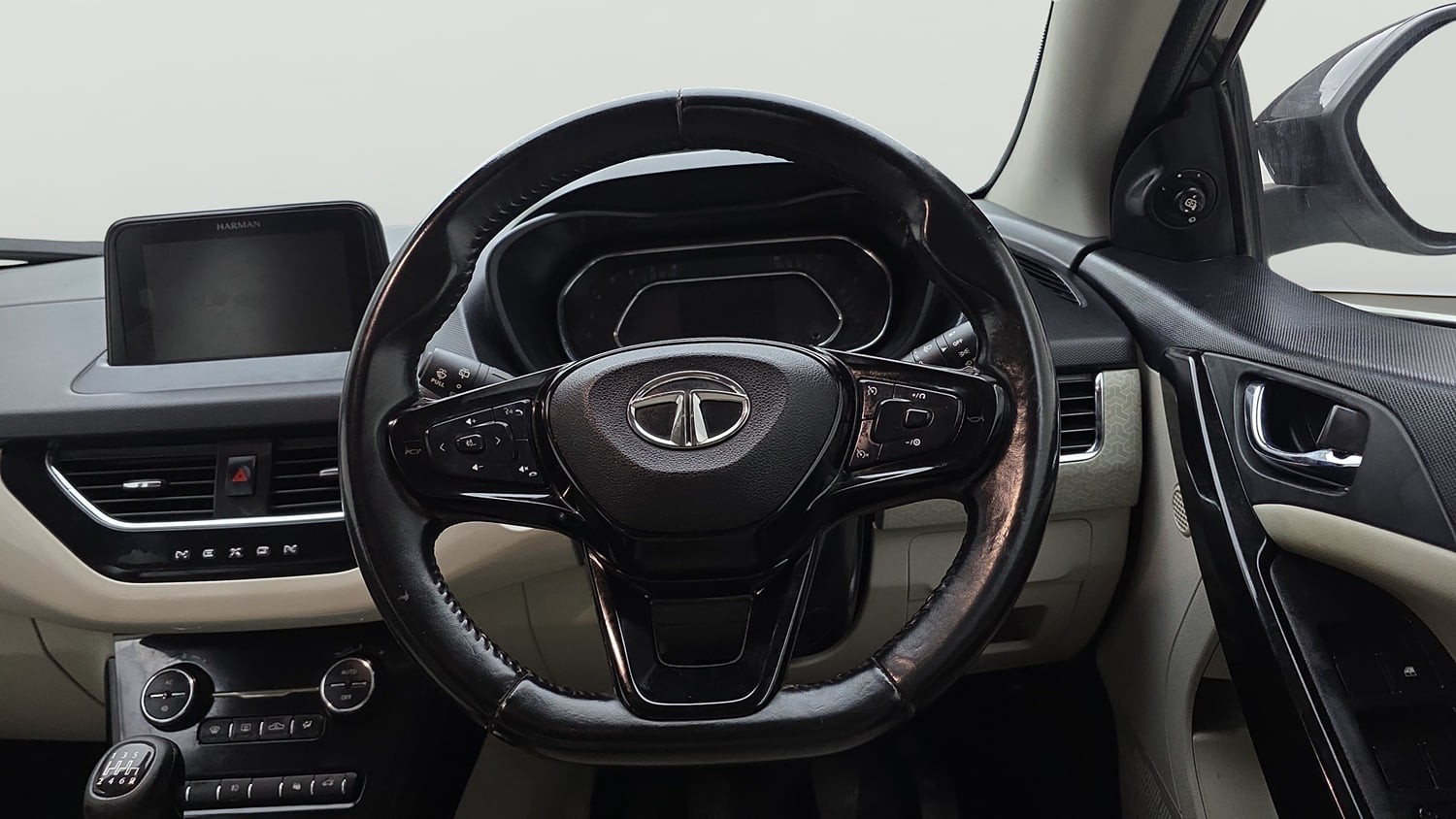 Used 2023 Tata Nexon XZ Plus LUXS Petrol Manual interior STEERING VIEW
