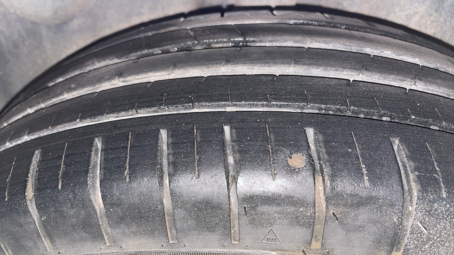Used 2015 Volkswagen Polo Trendline 1.2L (P) Petrol Manual tyres RIGHT REAR TYRE TREAD VIEW