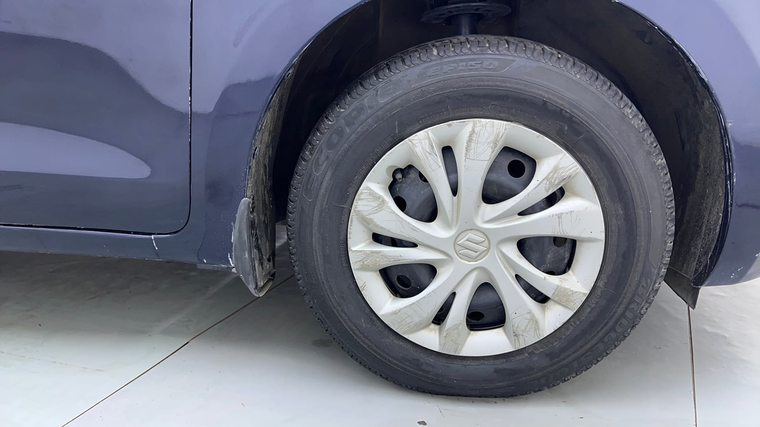 Used 2019 Maruti Suzuki Swift VXi AMT Petrol Automatic tyres RIGHT FRONT TYRE RIM VIEW