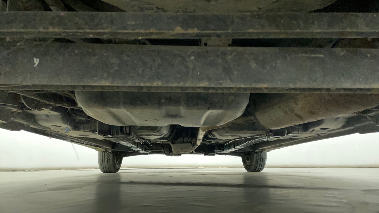 Used 2016 Hyundai Eon Era + Petrol Manual extra REAR UNDERBODY VIEW (TAKEN FROM REAR)