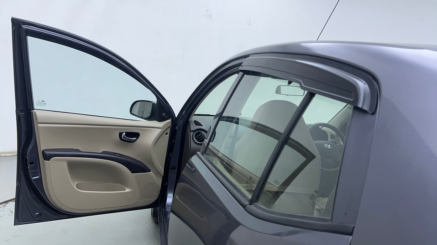 Used 2016 Hyundai i10 Sportz 1.1 iRDE2 Petrol Manual interior LEFT FRONT DOOR OPEN VIEW