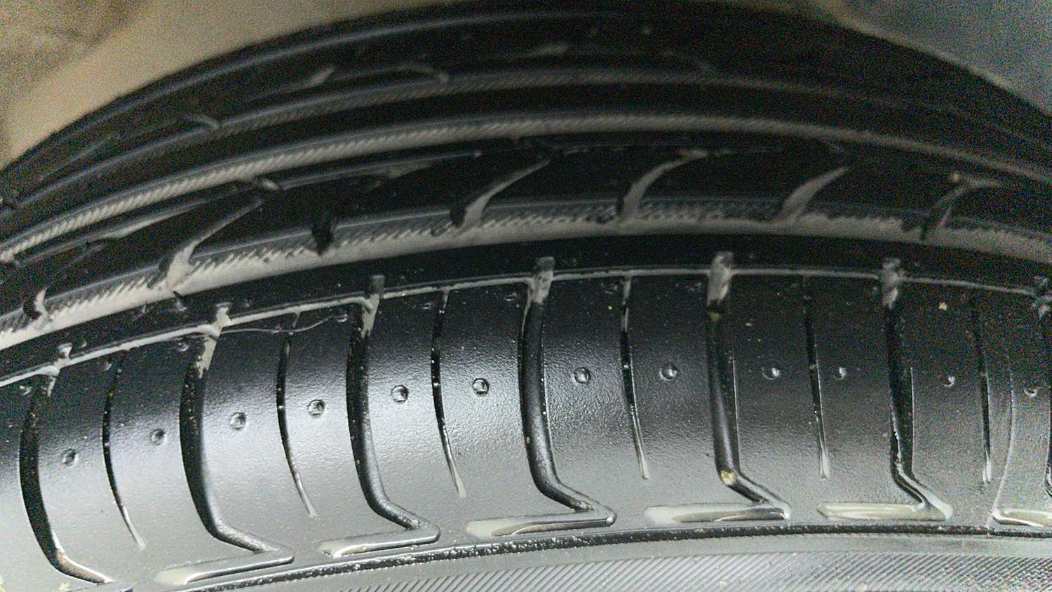 Used 2018 Mahindra KUV100 NXT K2 6 STR Petrol Manual tyres RIGHT FRONT TYRE TREAD VIEW