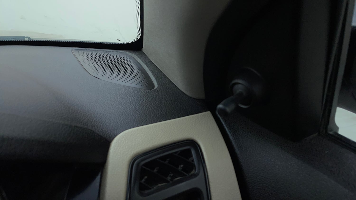 Used 2017 Tata Zest XE Petrol Petrol Manual top_features Adjustable ORVM