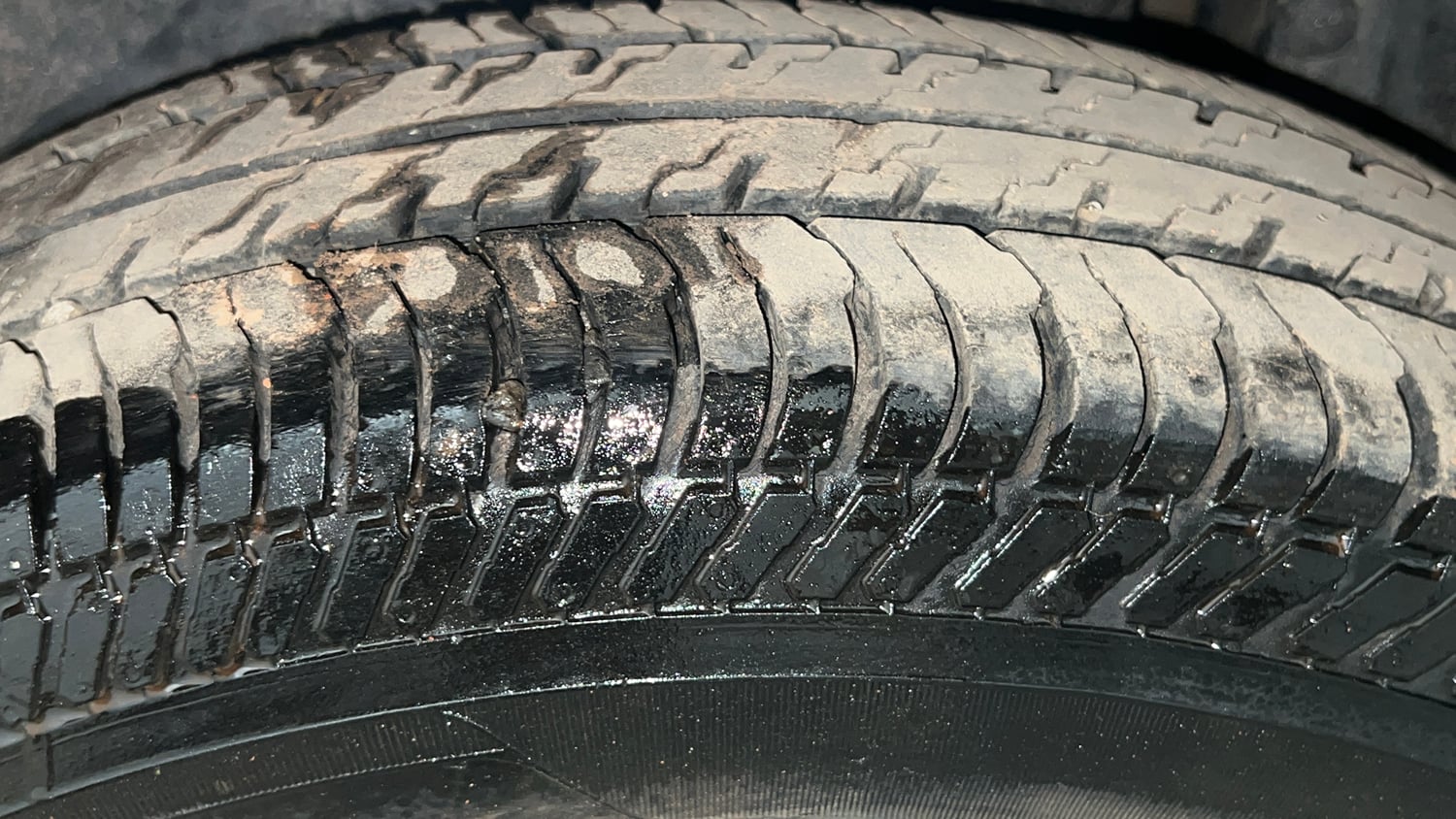 Used 2016 Maruti Suzuki Swift Dzire VXI Petrol Manual tyres LEFT REAR TYRE TREAD VIEW