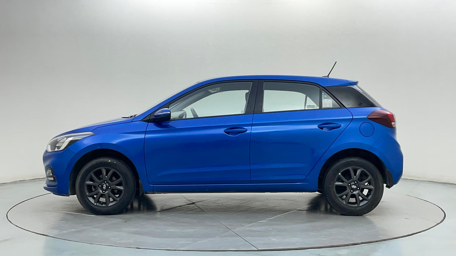 Used 2019 Hyundai Elite i20 Sportz Plus 1.2 CVT Petrol Automatic exterior LEFT SIDE VIEW