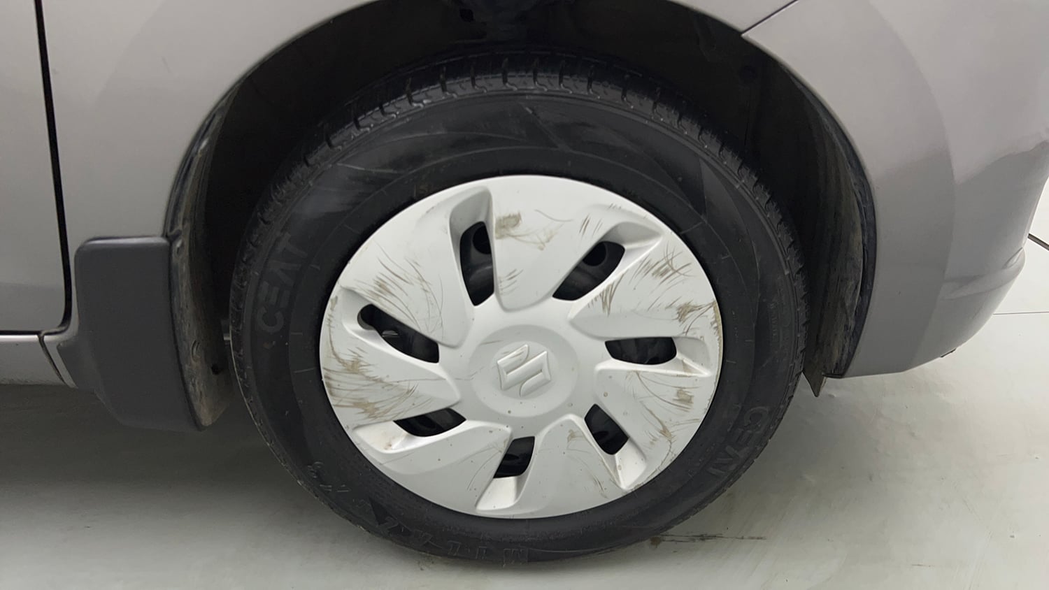 Used 2016 Maruti Suzuki Celerio ZXi AMT Petrol Automatic tyres RIGHT FRONT TYRE RIM VIEW