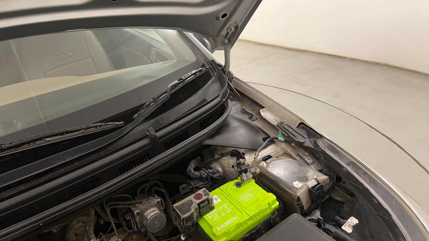 Used 2020 Hyundai Elite i20 Sportz Plus 1.2 Petrol Manual engine ENGINE LEFT SIDE HINGE & APRON VIEW