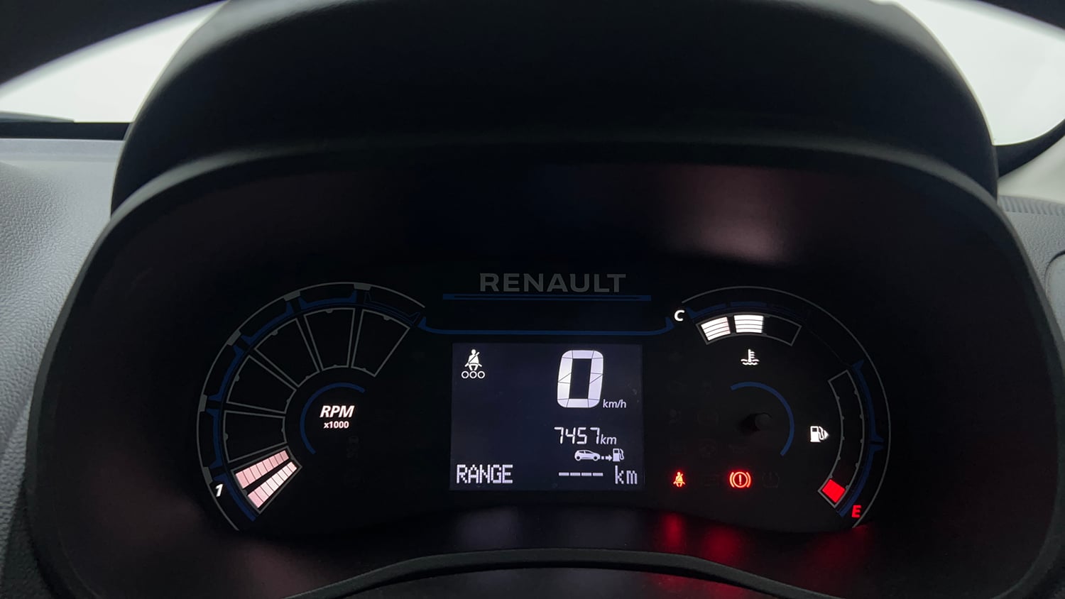 Used 2025 Renault Kwid CLIMBER 1.0 MT Petrol Manual interior CLUSTERMETER VIEW
