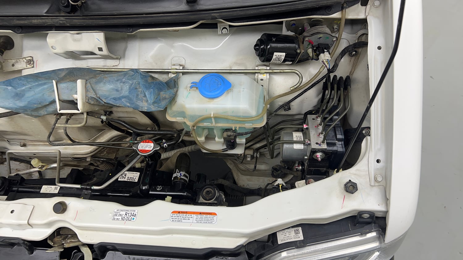 Used 2024 Maruti Suzuki Eeco 5 STR AC (O) CNG Cng Manual engine ENGINE LEFT SIDE VIEW