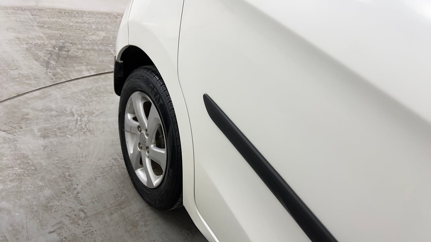 Used 2017 Maruti Suzuki Celerio ZXi Opt Petrol Manual dents MINOR SCRATCH