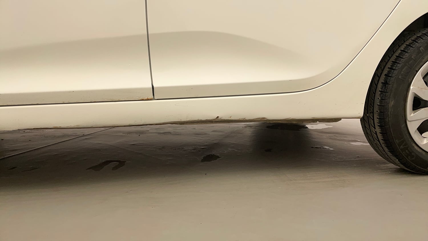 Used 2015 Hyundai Eon Magna + Petrol Manual dents MINOR DENT