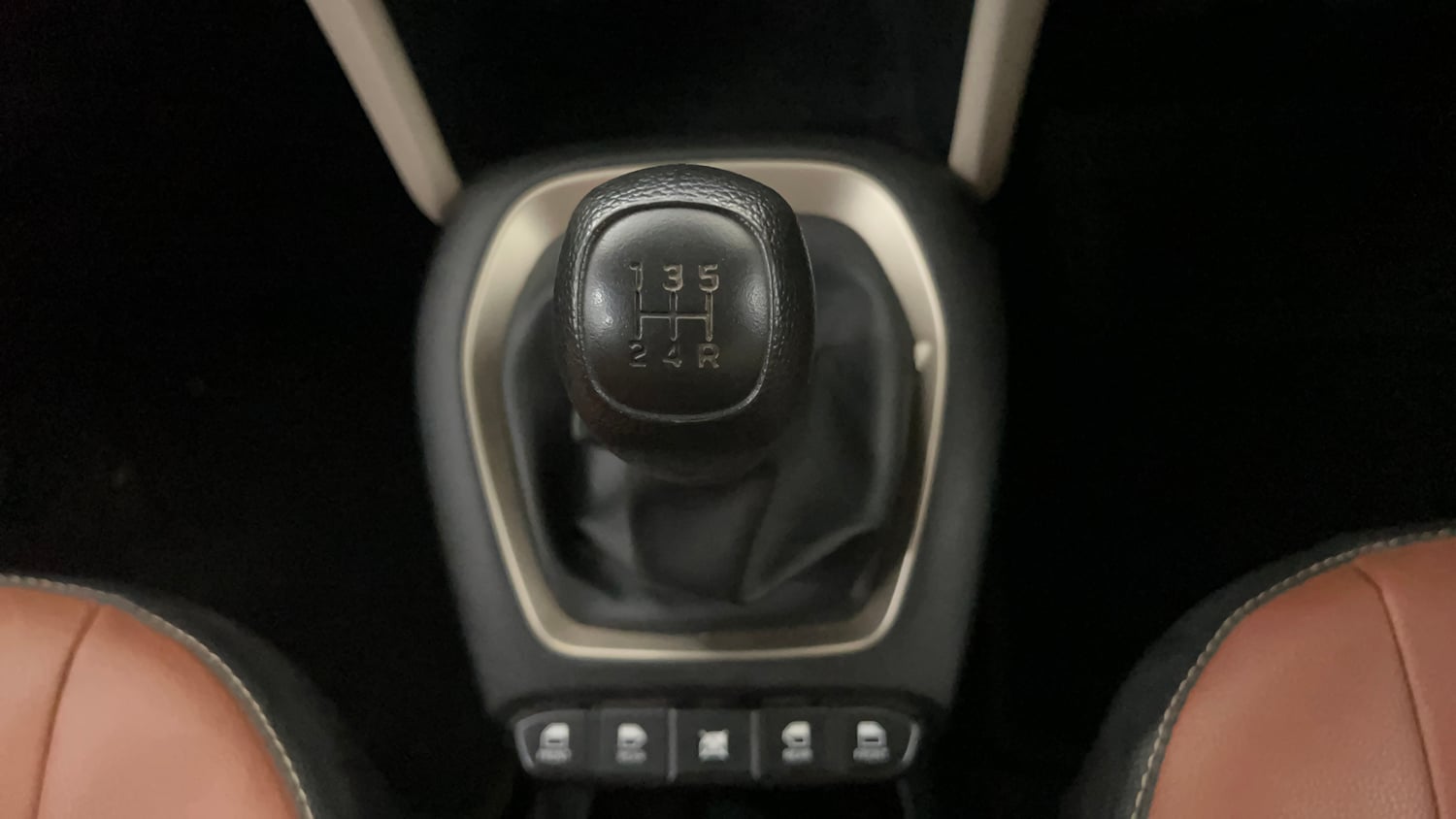 Used 2019 Hyundai Santro Sportz Petrol Manual interior GEAR  KNOB VIEW