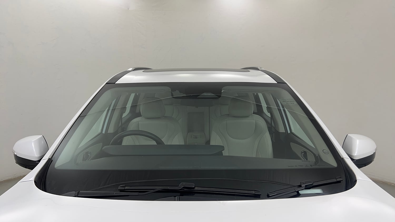 Used 2024 Mahindra XUV700 AX7 Luxury Pack Petrol AT 7 STR Petrol Automatic exterior FRONT WINDSHIELD VIEW