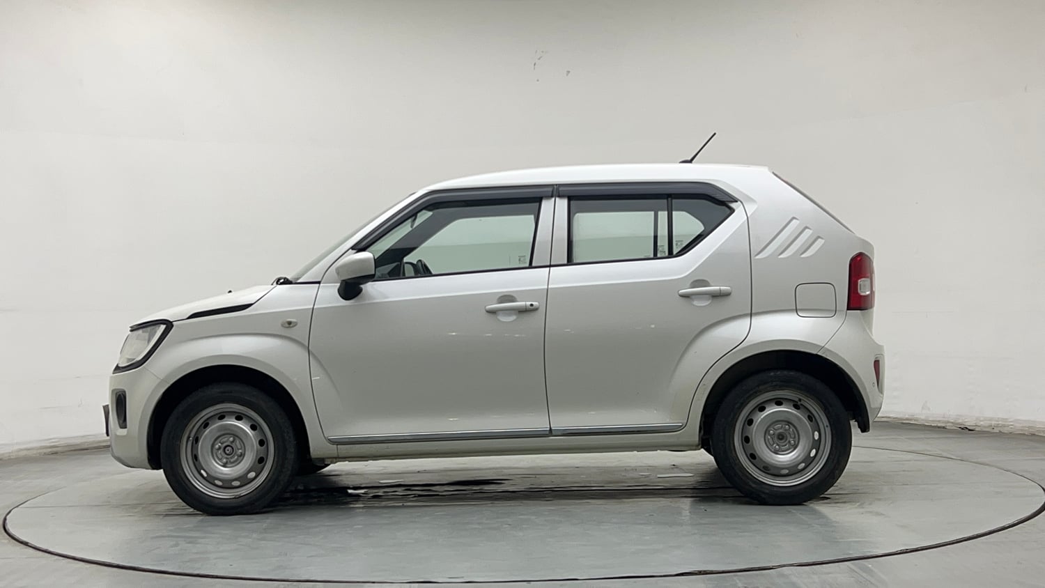 Used 2024 Maruti Suzuki Ignis Sigma 1.2 MT Petrol Manual exterior LEFT SIDE VIEW
