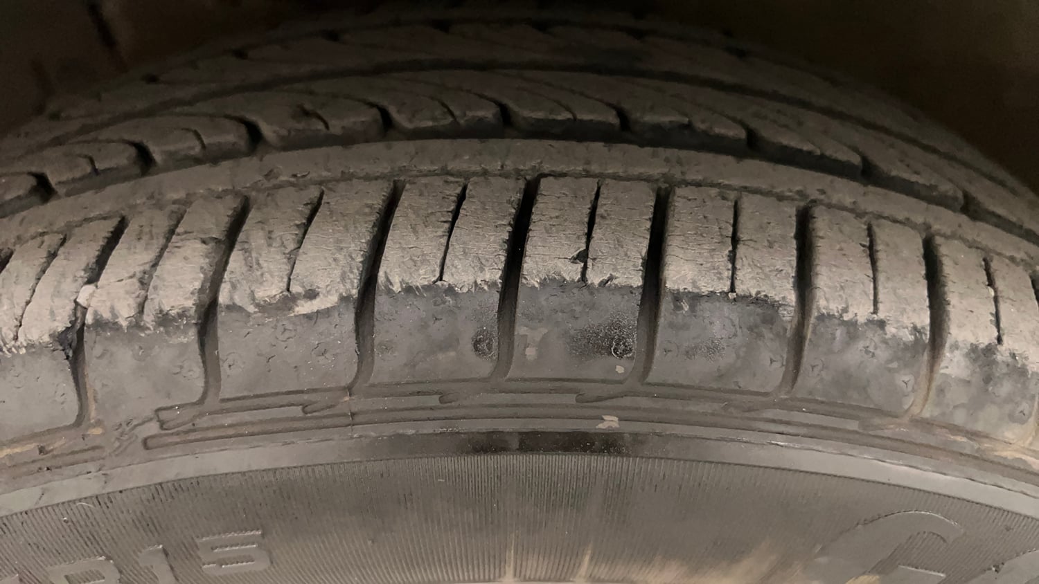 Used 2018 Maruti Suzuki Ciaz Delta 1.4 AT Petrol Automatic tyres LEFT FRONT TYRE TREAD VIEW
