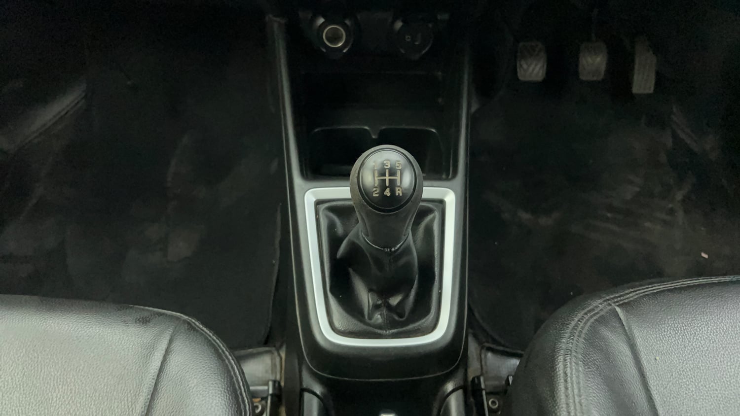 Used 2019 Maruti Suzuki Swift ZXi Petrol Manual interior GEAR  KNOB VIEW